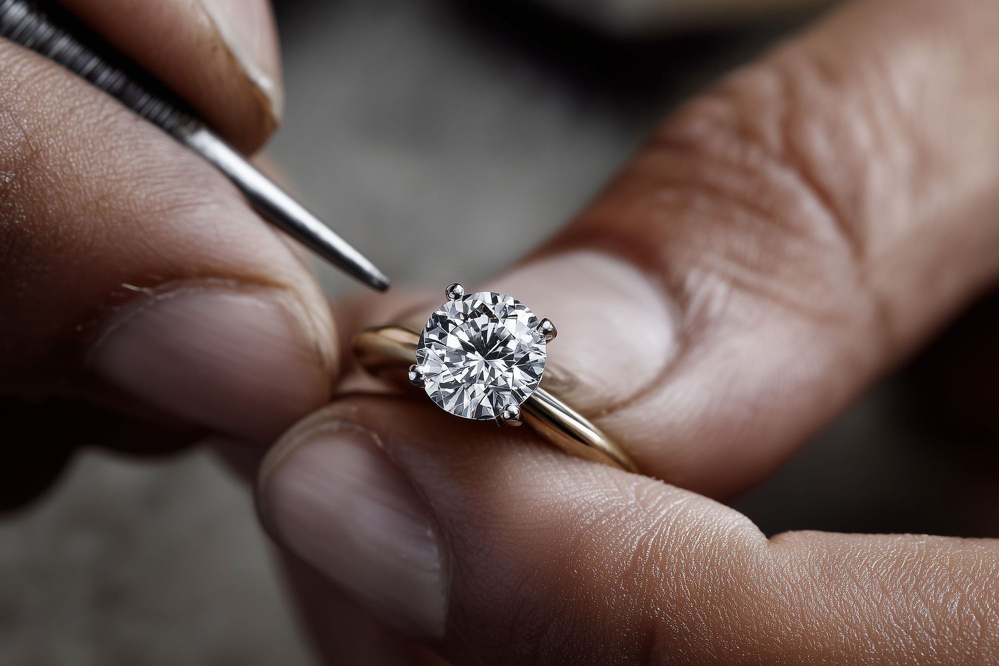 Créez votre bague de fiançailles sur mesure avec la joaillerie Veef