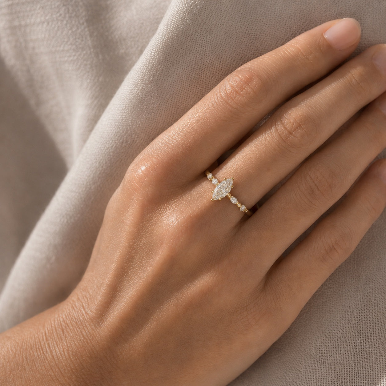 Ambre - bague de fiançailles marquise