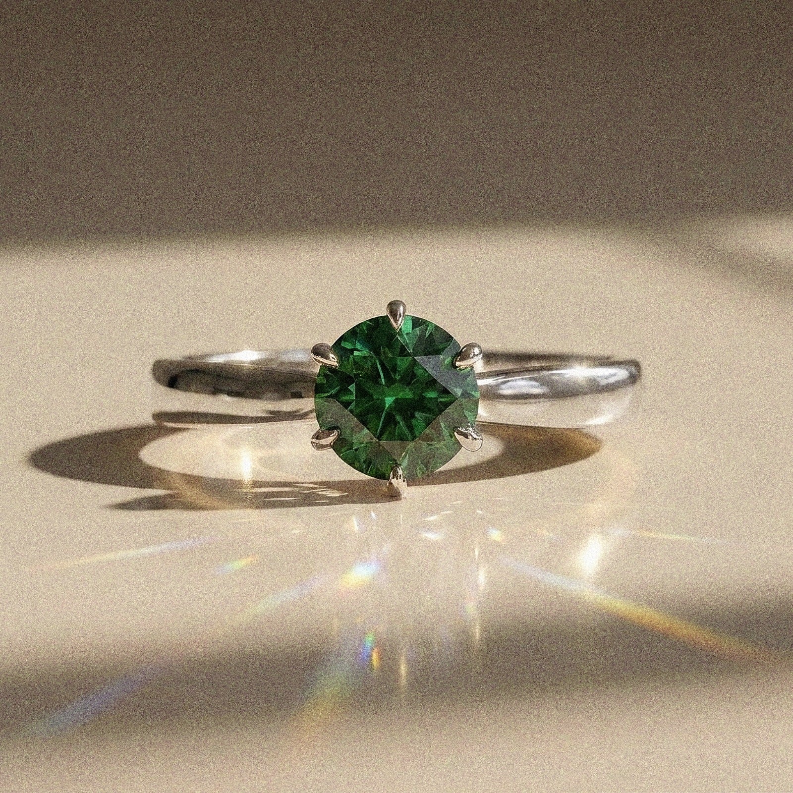 Itea - Brilliant Cut Solitaire