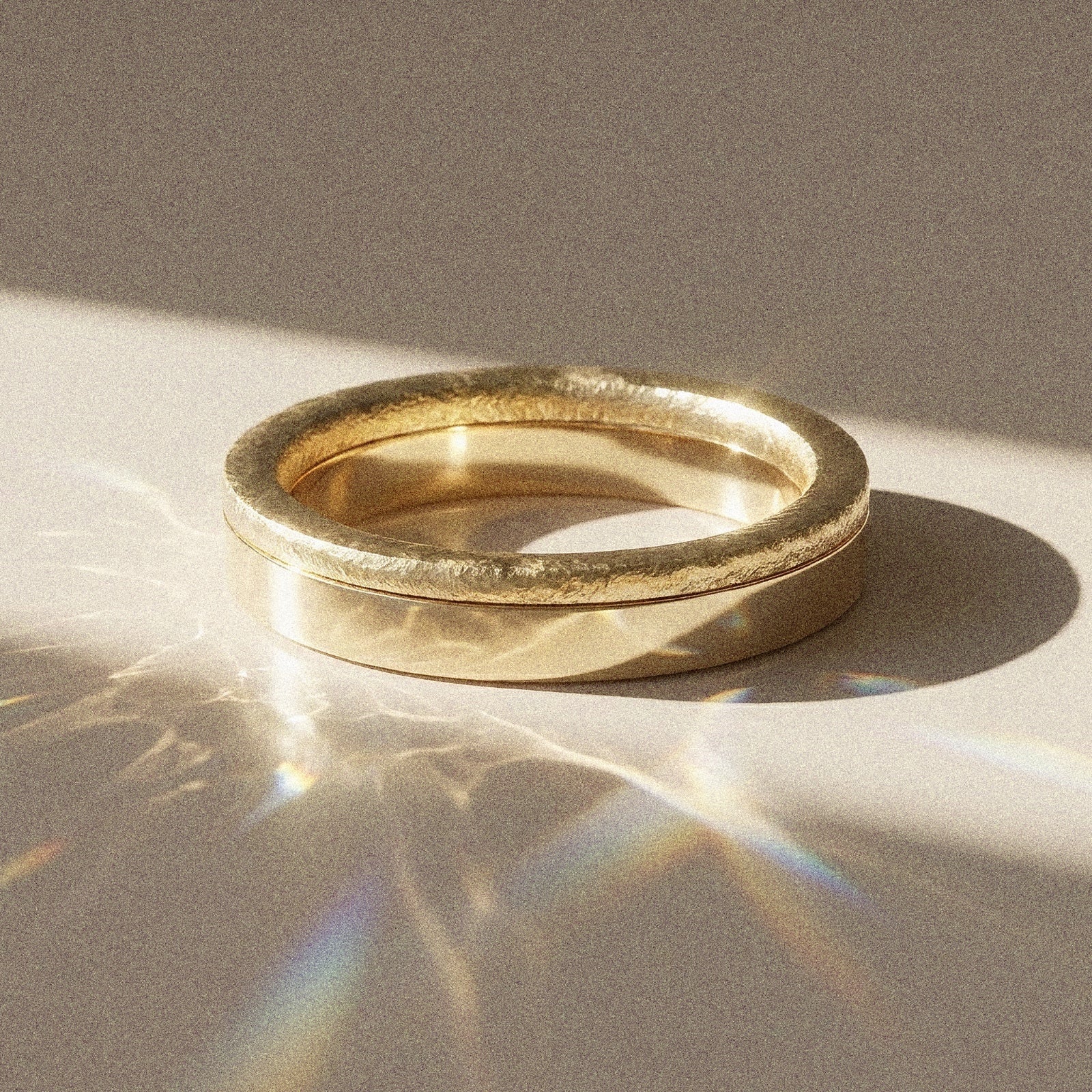 Piran men's wedding band in 18k gold