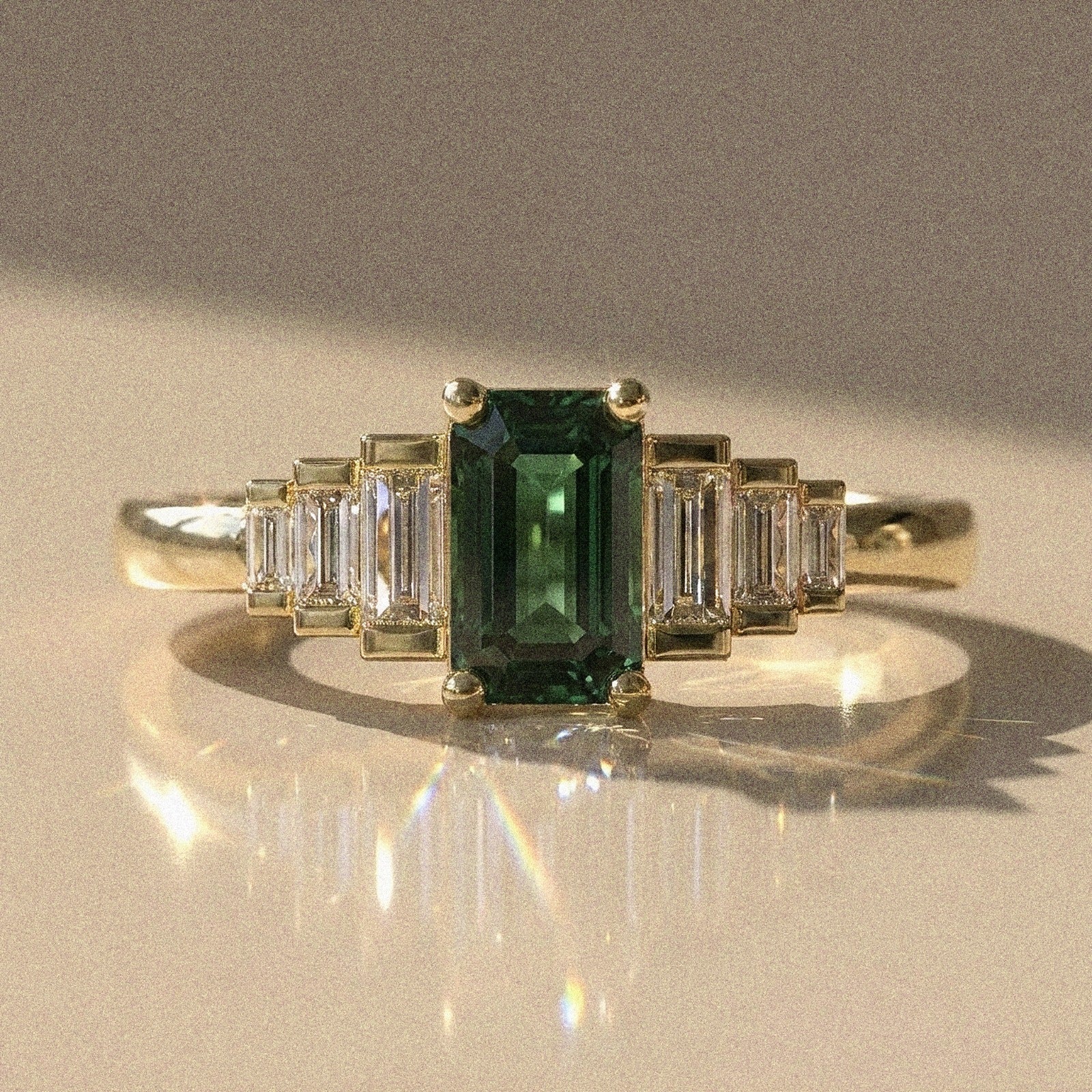 Lantana - Bague de fiançailles pierres taille émeraude et taille baguette