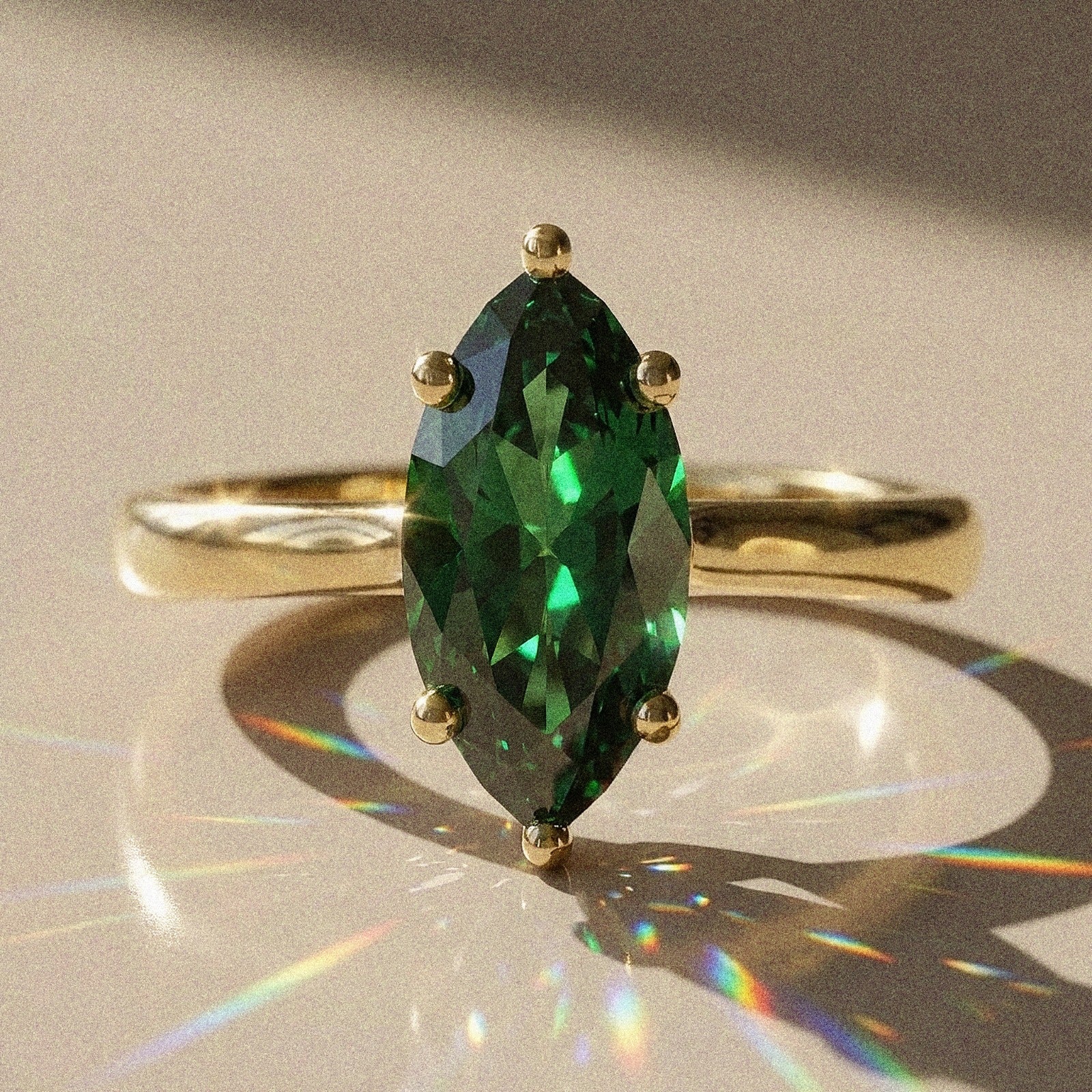 Leontina - engagement ring with a central stone and side stones