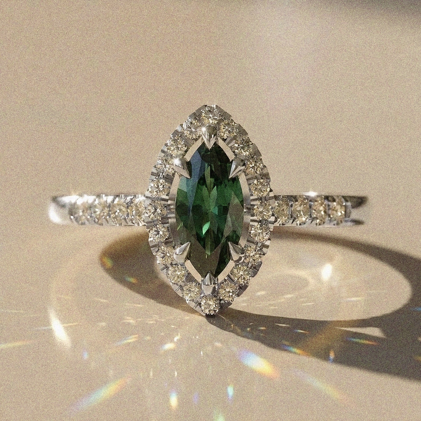 Tiarella - Bague de fiançailles diamant ovale pavé