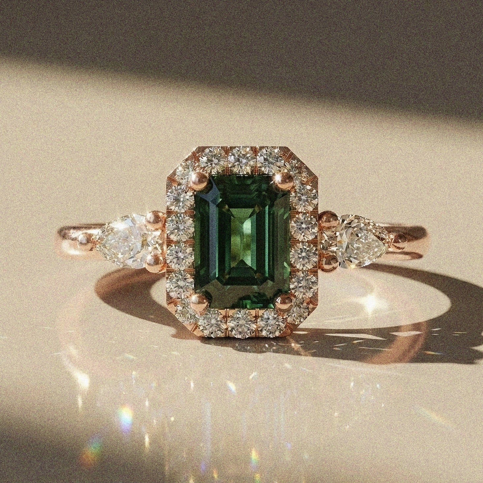 Mahonia - Bague de fiançailles pierre rectangle à pans coupés