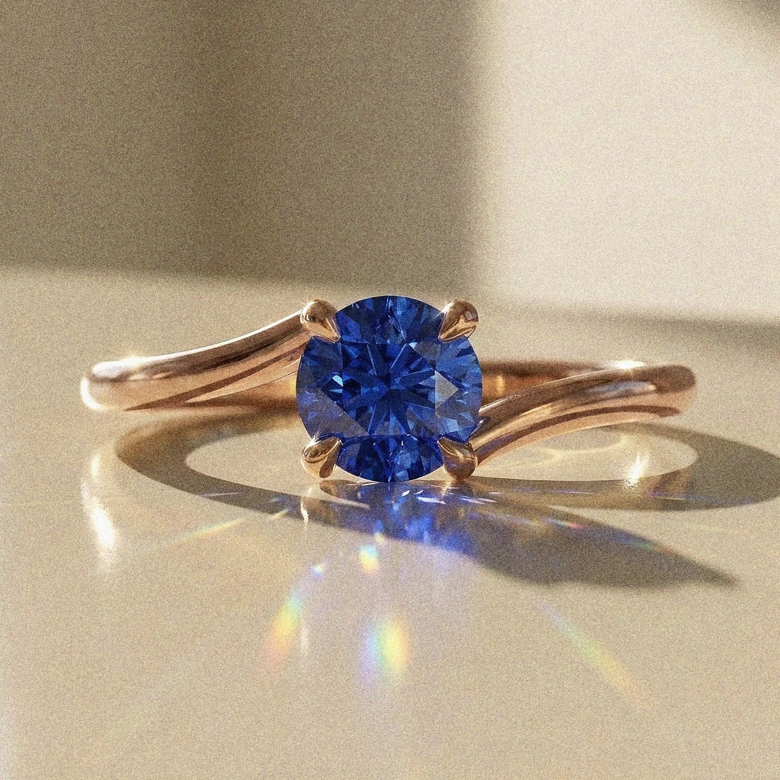 Bely - round brilliant-cut stone - solitaire