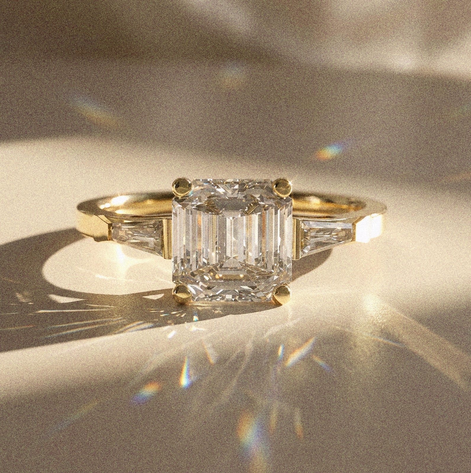 Diane - Bague de fiançailles solitaire taille asscher accompagné