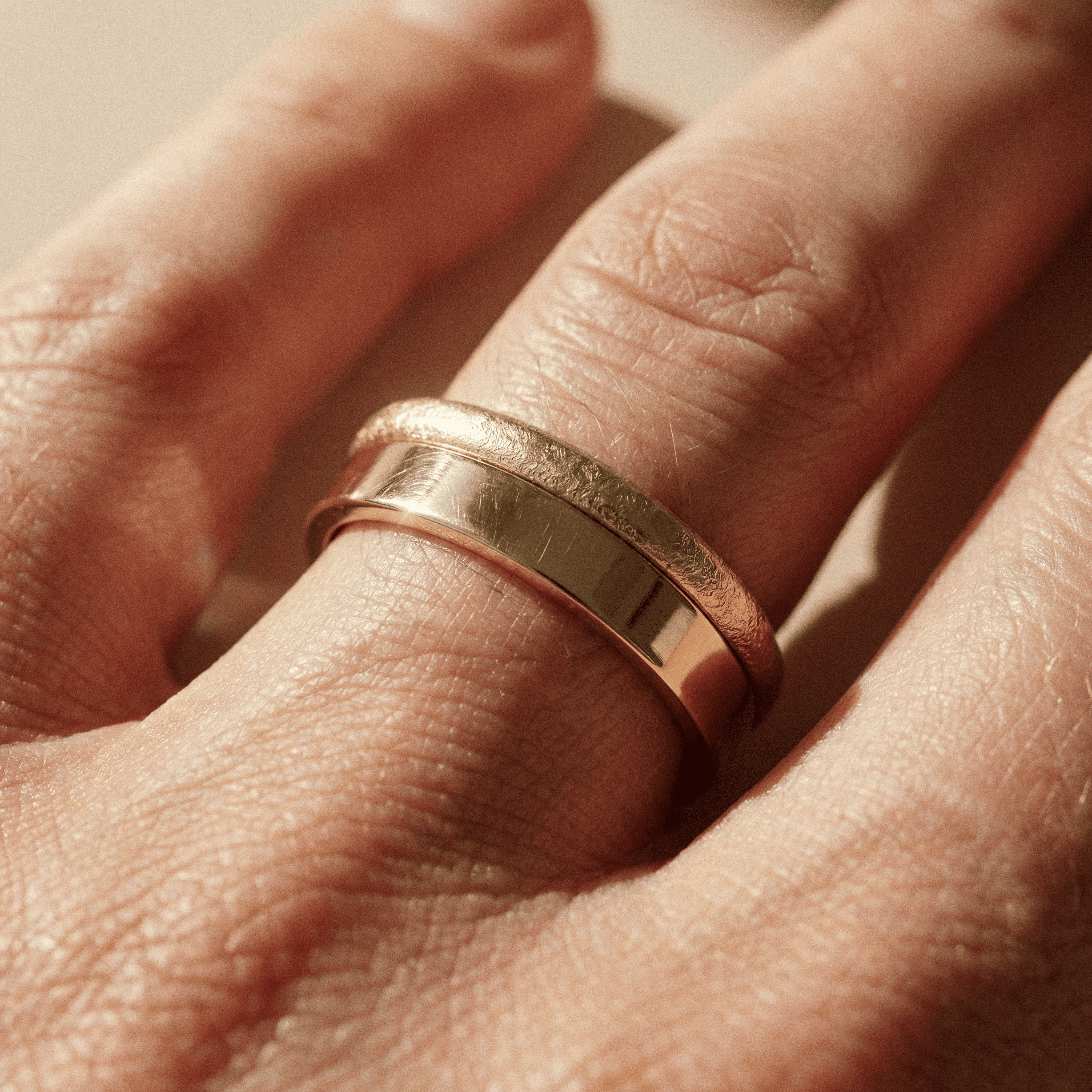 Alliance homme Piran en or 750