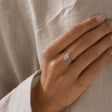 Amelys - Solitaire shuttle-shaped engagement ring