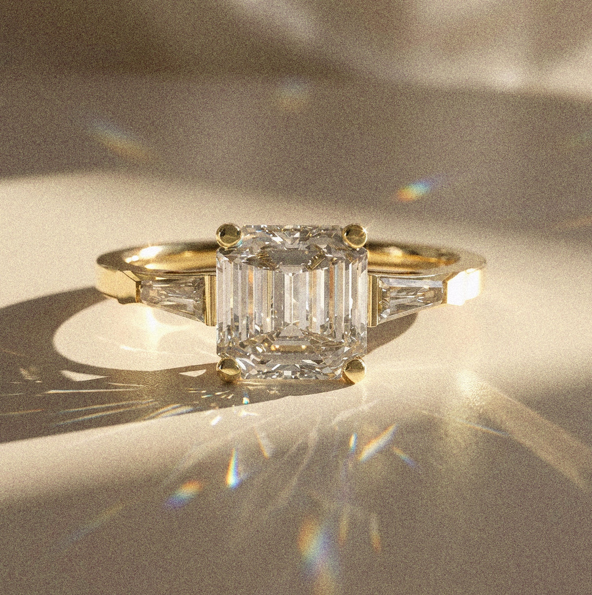 Diane - Bague de fiançailles solitaire taille asscher accompagné