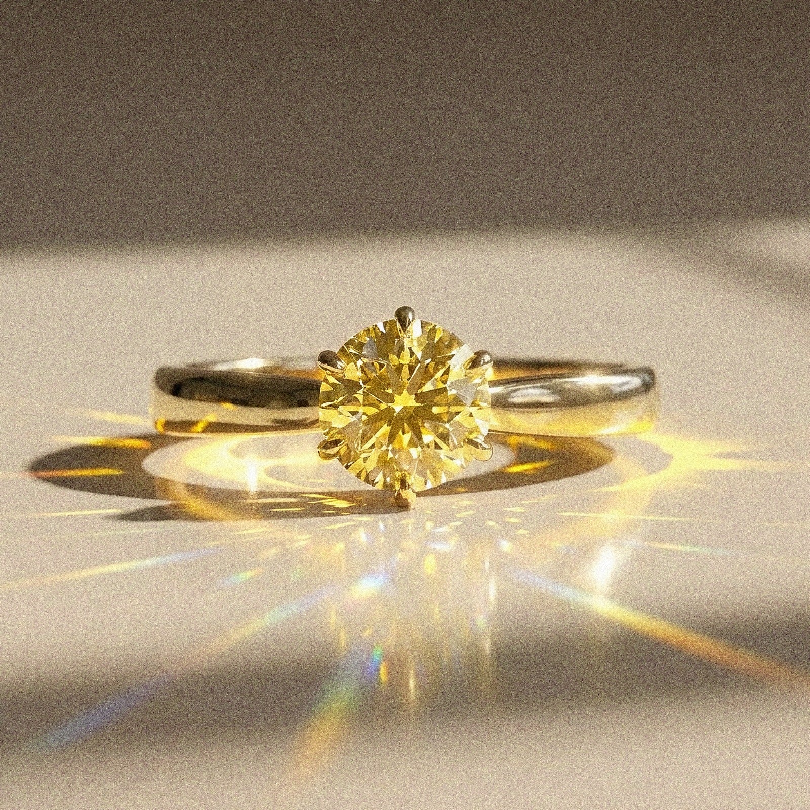 Itea - Brilliant Cut Solitaire