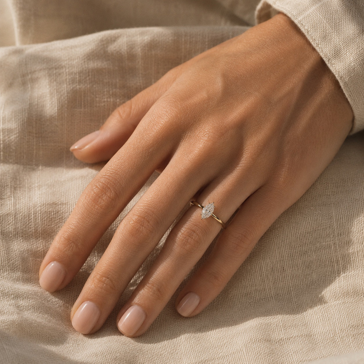 Jasmine - Marquise-Solitär-Verlobungsring