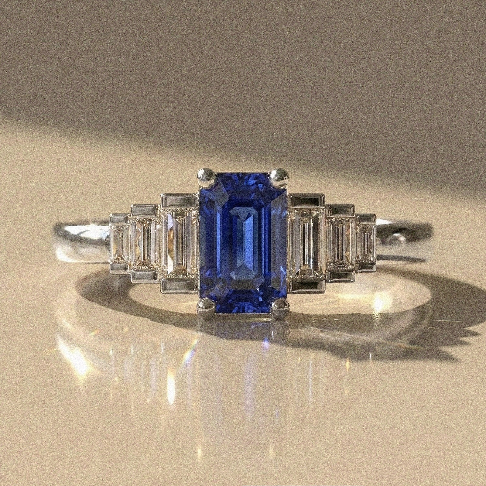 Lantana - Bague de fiançailles pierres taille émeraude et taille baguette