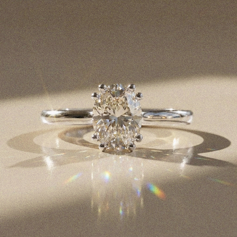 Léonie Ring – Oval Lab Diamond Solitaire