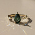 Madeleine - Solitaire accompanied pear-shaped