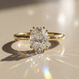 Olivine - Oval cut solitaire 1.5 carats