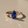 Madeleine - Solitaire accompanied pear-shaped