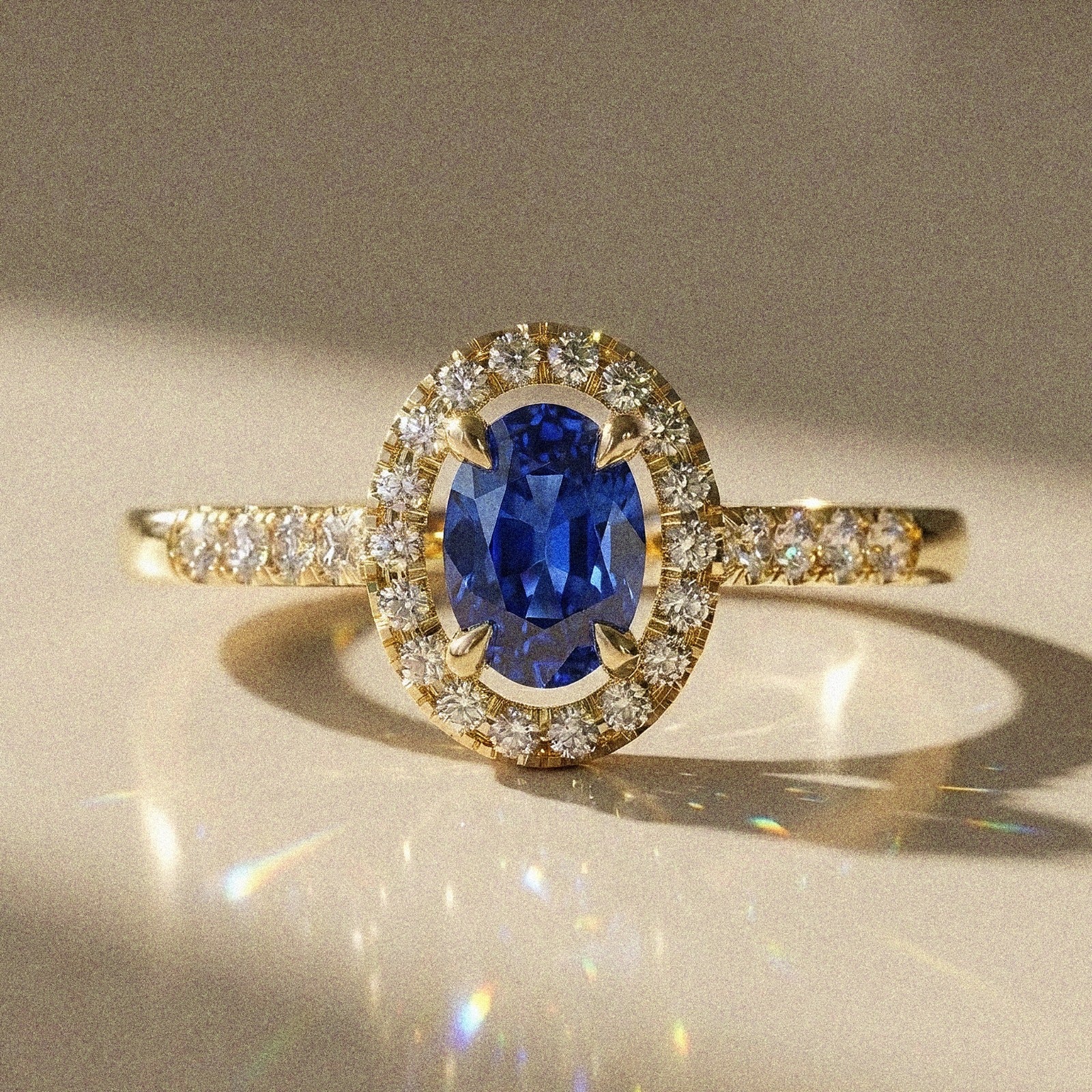 Abelia - Bague de fiançailles diamant ovale pavé