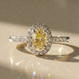 Abelia - Bague de fiançailles diamant ovale pavé