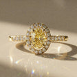 Abelia - Bague de fiançailles diamant ovale pavé