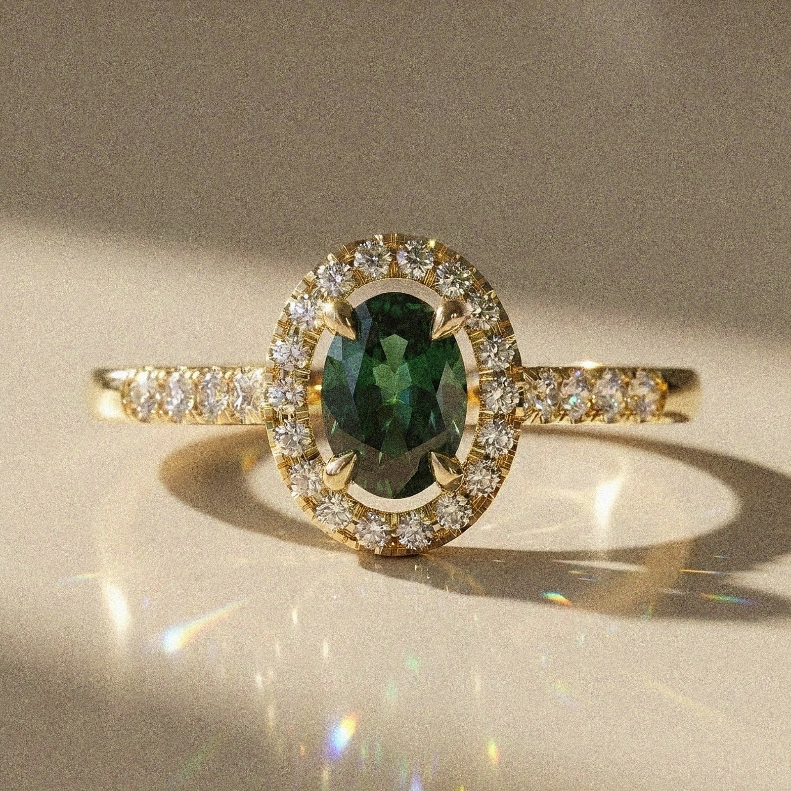 Abelia - Bague de fiançailles diamant ovale pavé