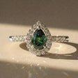 Acacia - Bague de fiançailles diamant poire à entourage
