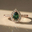 Acacia - Bague de fiançailles diamant poire à entourage
