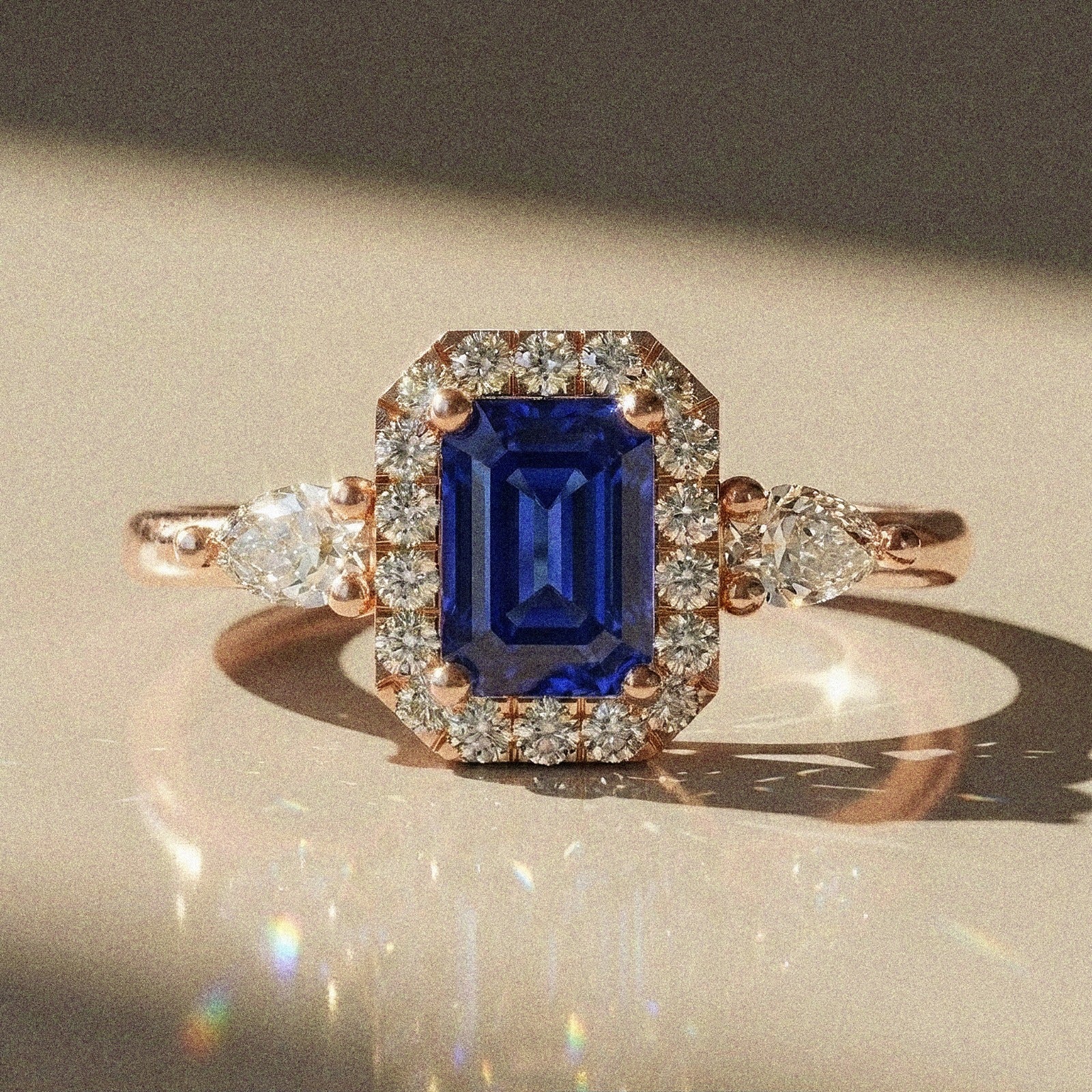 Mahonia - Bague de fiançailles pierre rectangle à pans coupés