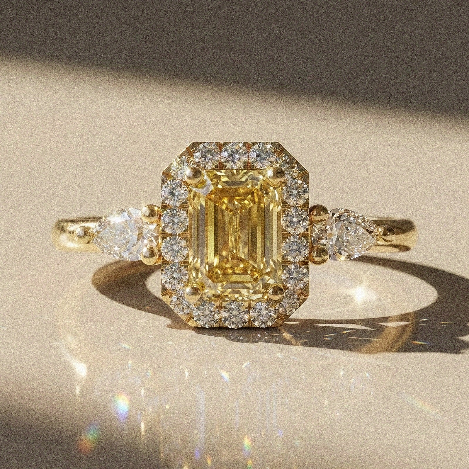 Mahonia - Bague de fiançailles pierre rectangle à pans coupés