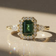 Mahonia - Bague de fiançailles pierre rectangle à pans coupés
