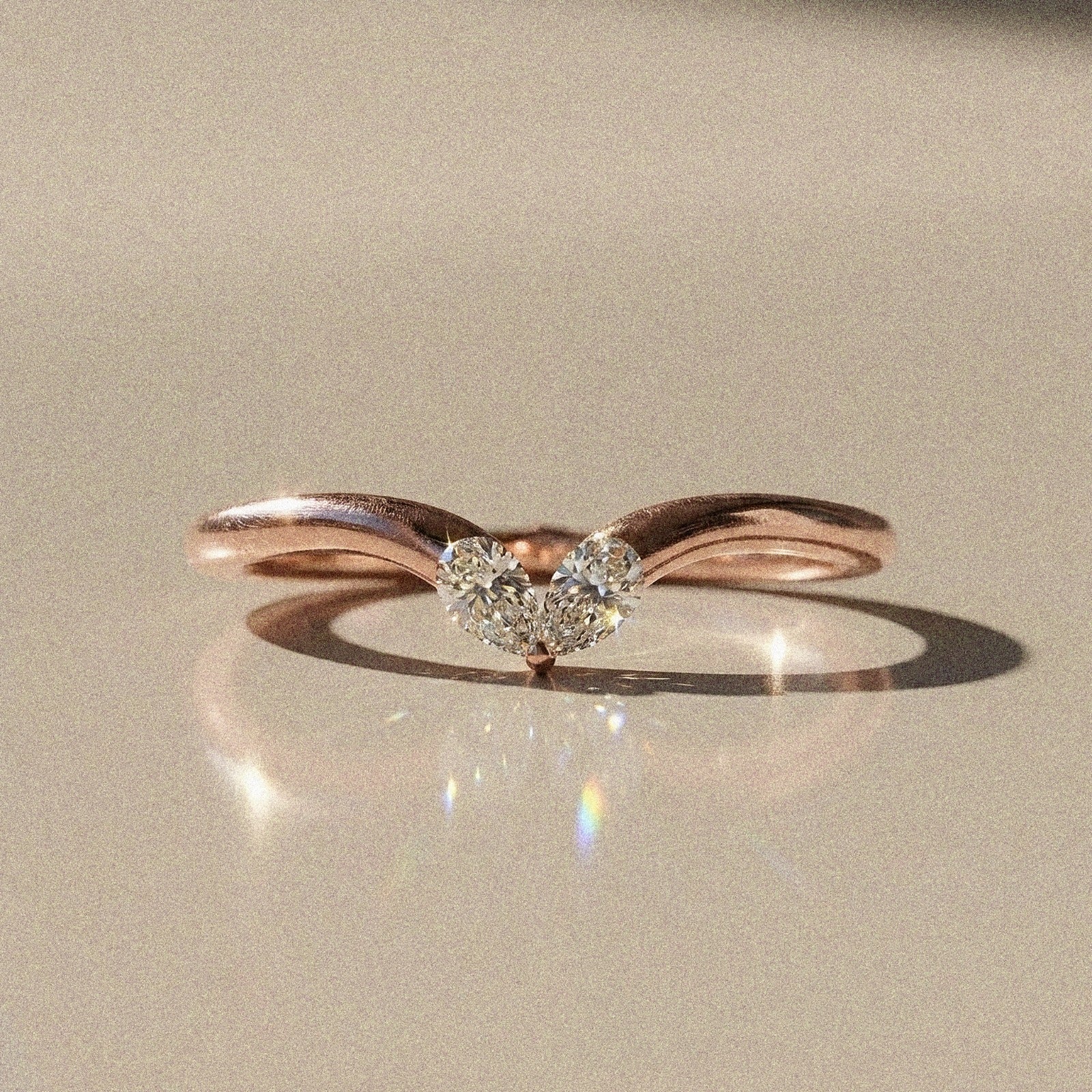 Daphné - Bague de fiançailles deux pierres forme poire