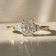 Olea - Bague de fiançailles pierre radiant épaulée