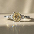 Olea - Bague de fiançailles pierre radiant épaulée