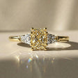 Olea - Bague de fiançailles pierre radiant épaulée