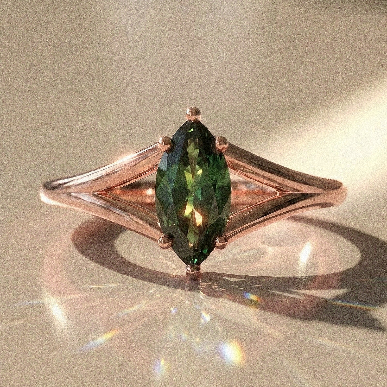 Labelia - Solitaire engagement ring with marquise stone