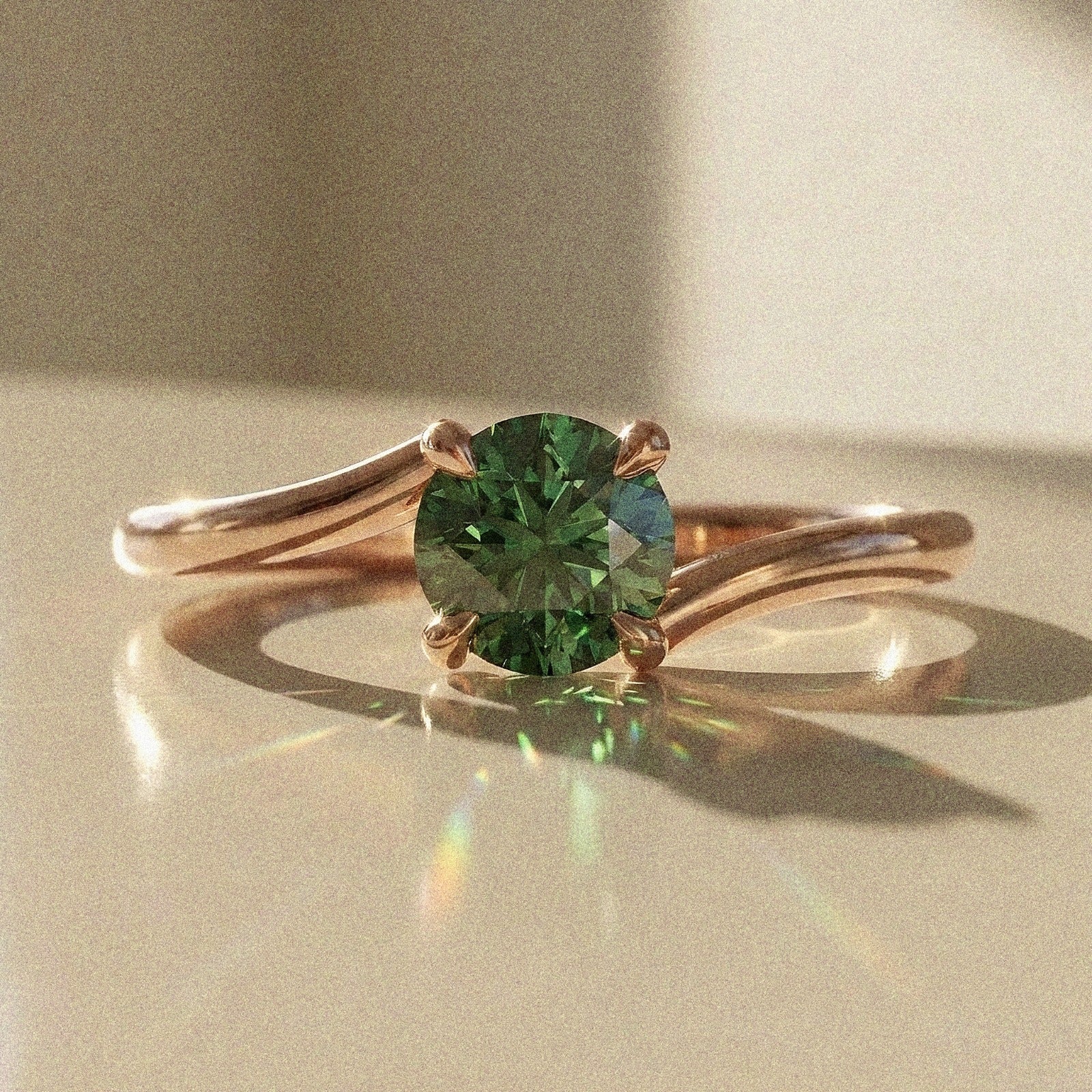 Bely - round brilliant-cut stone - solitaire