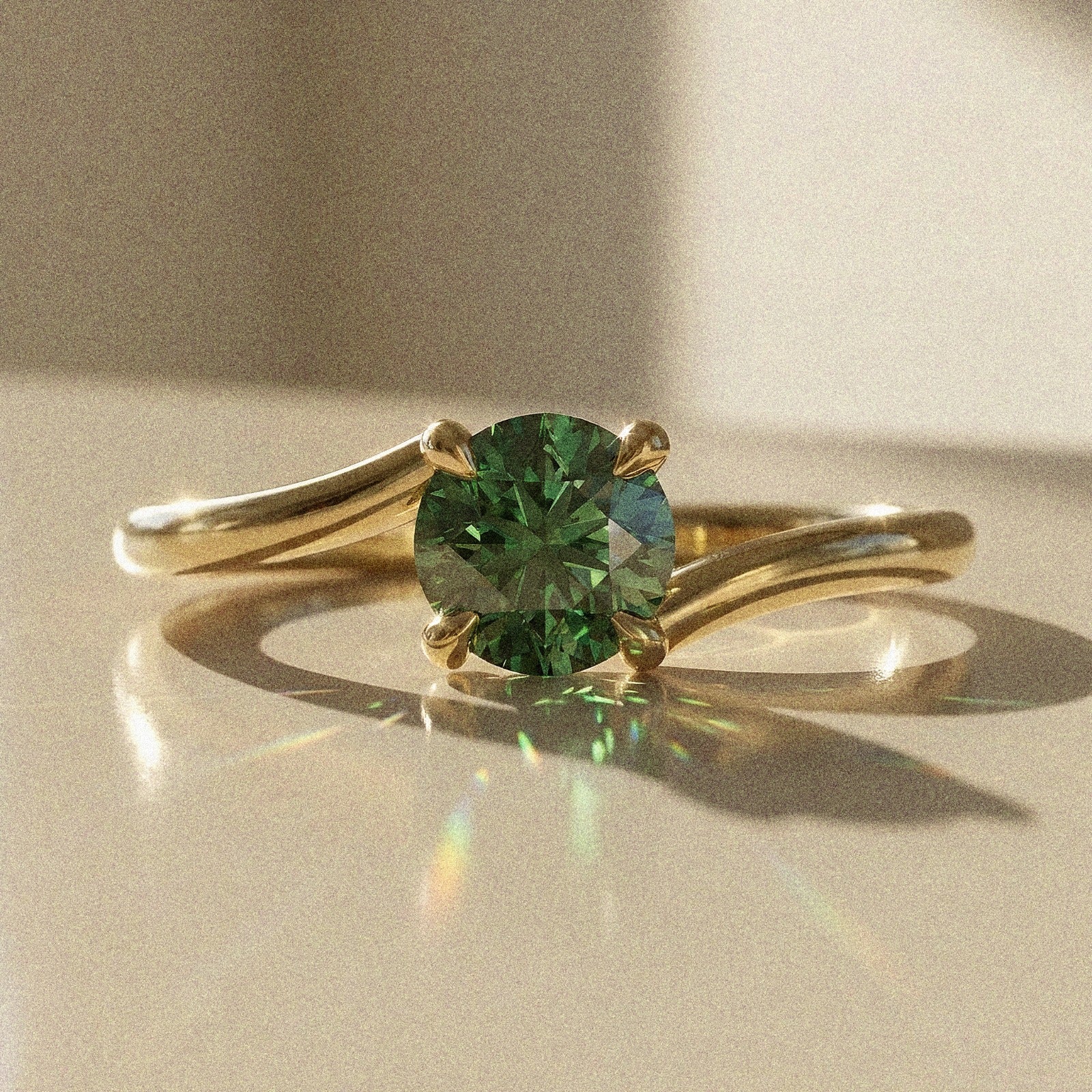 Bely - round brilliant-cut stone - solitaire