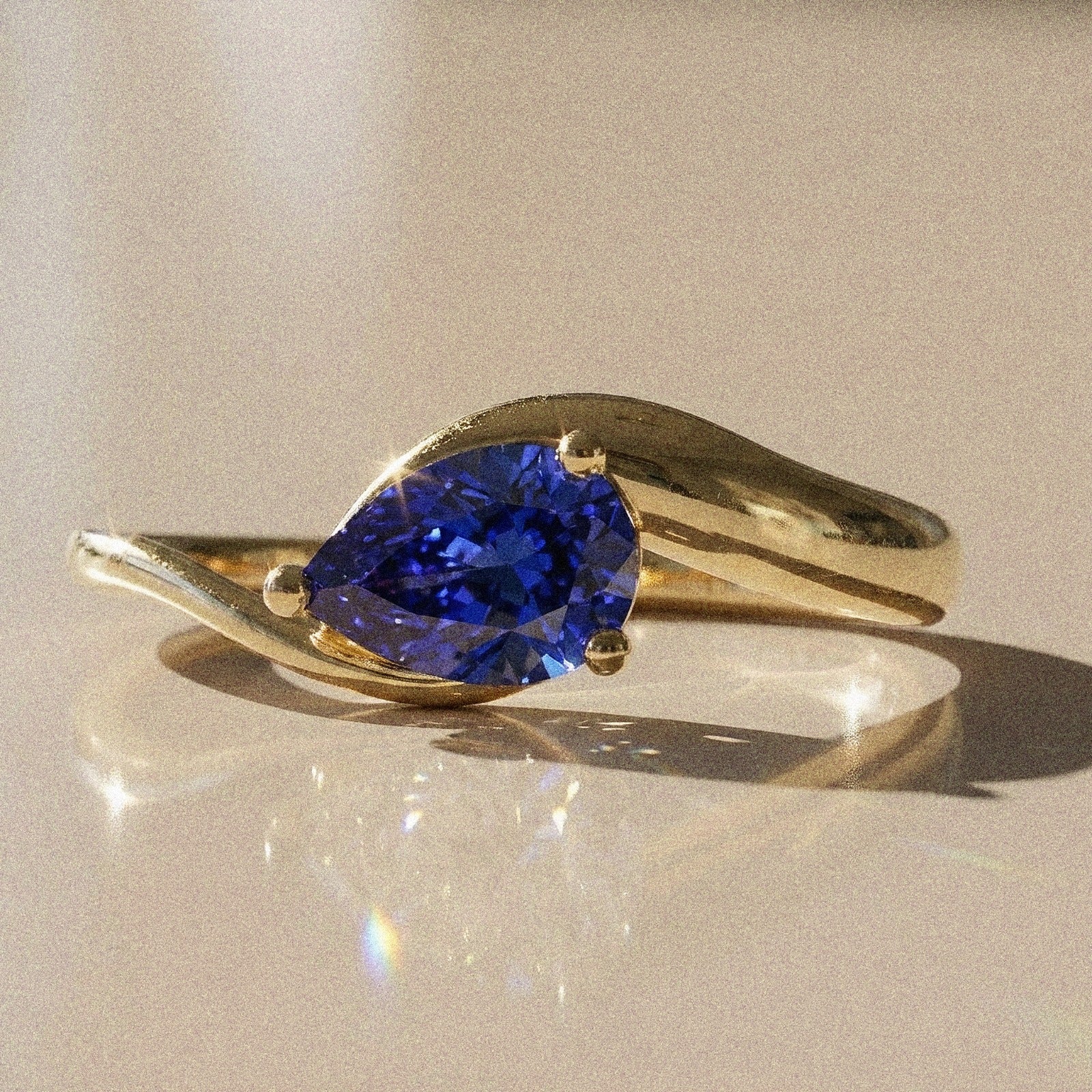 Berenice - Bague de fiançailles solitaire pierre poire