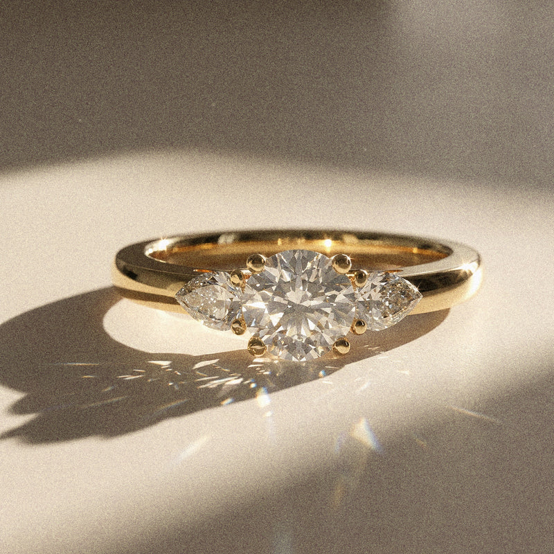 Oriane - Bague de fiançailles solitaire accompagné