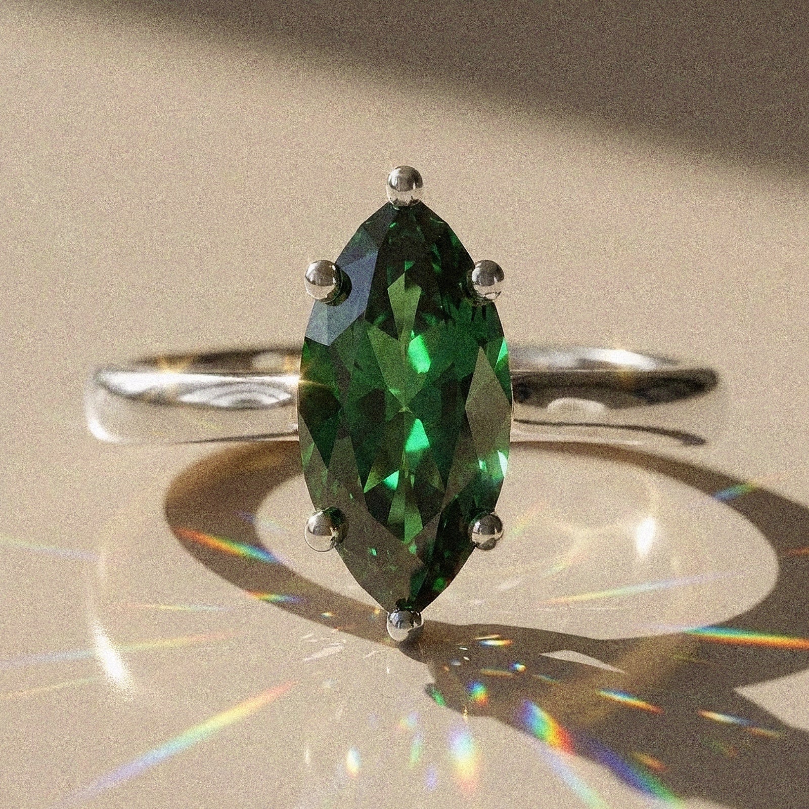 Solitaire Lyse – taille marquise 1,5 carat