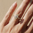 Leontina - engagement ring with a central stone accompanied