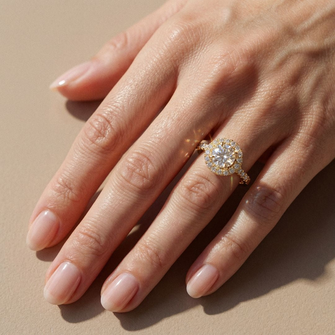 Cassia - Bague de fiançailles diamant taille brillant pavé