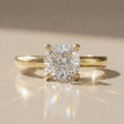 Madeleine - Solitaire accompanied pear-shaped