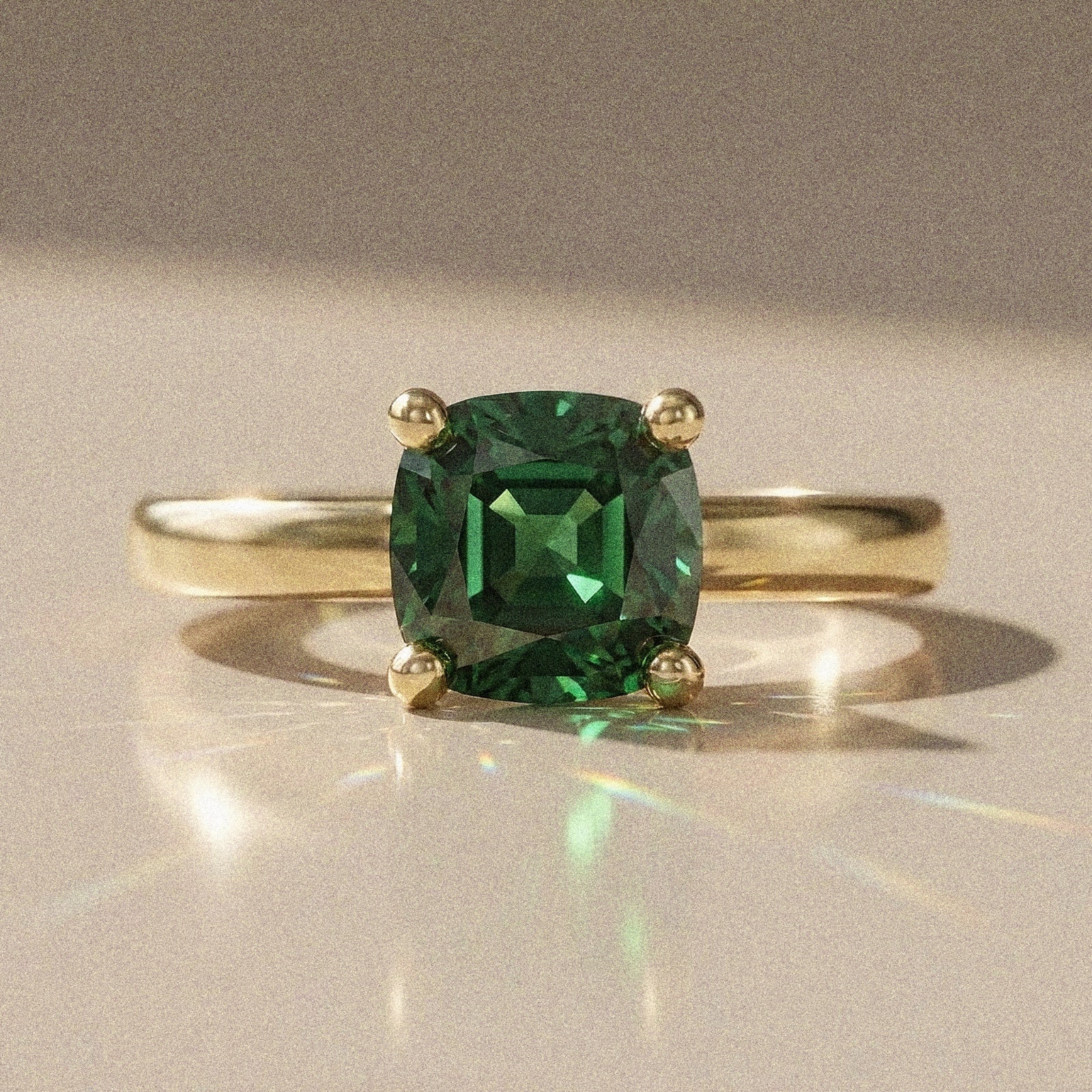 Madeleine - Solitaire accompanied pear-shaped