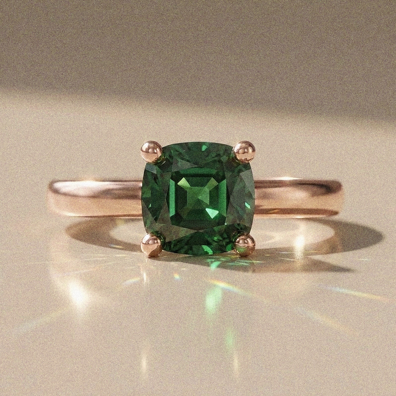 Madeleine - Solitaire accompanied pear-shaped