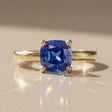 Madeleine - Solitaire accompanied pear-shaped