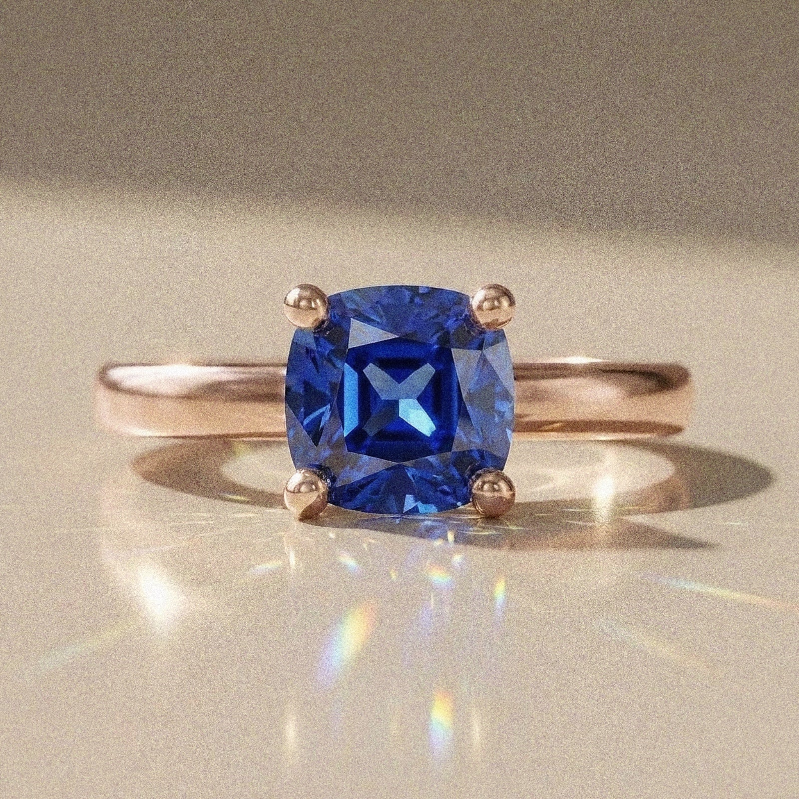 Madeleine - Solitaire accompanied pear-shaped