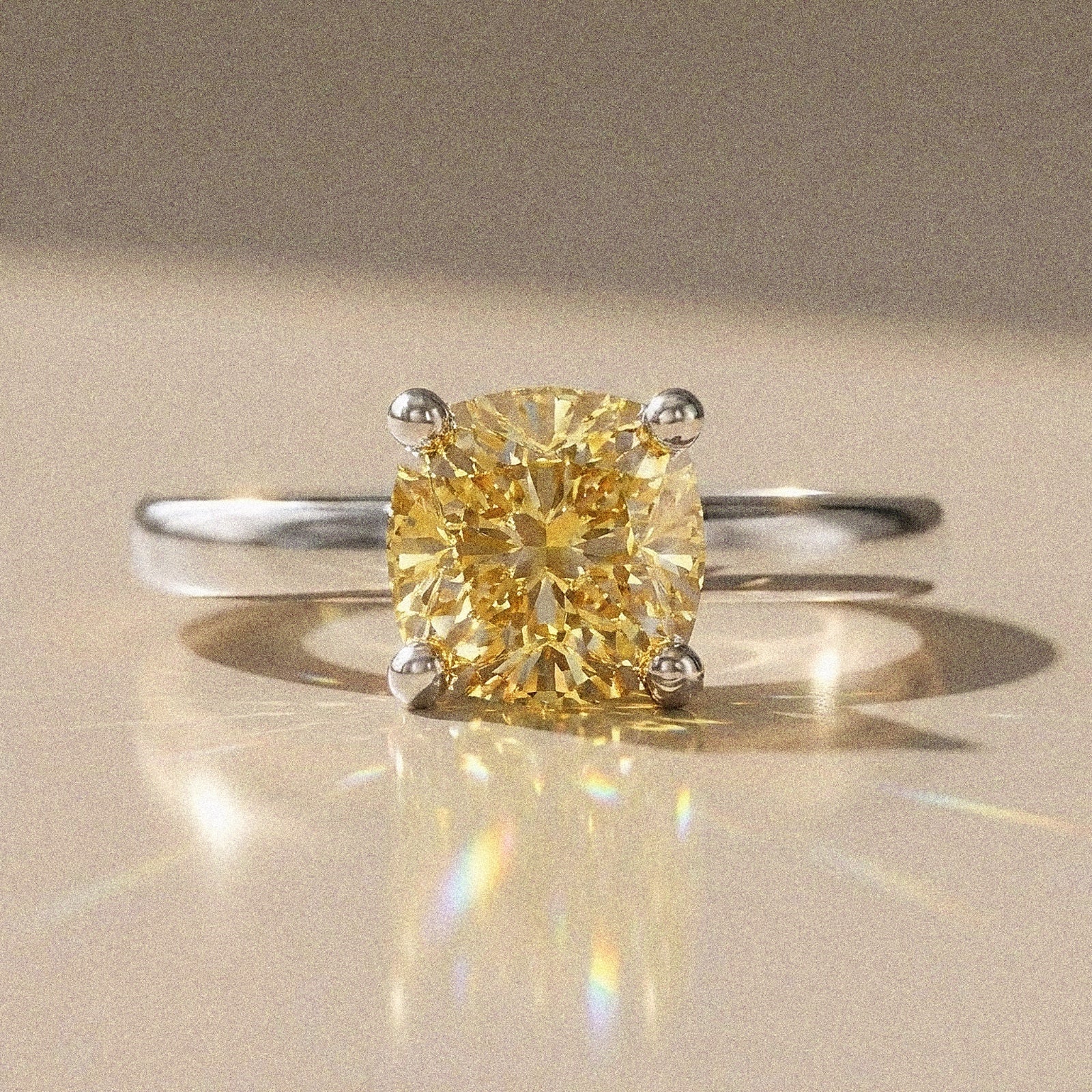 Madeleine - Solitaire accompanied pear-shaped