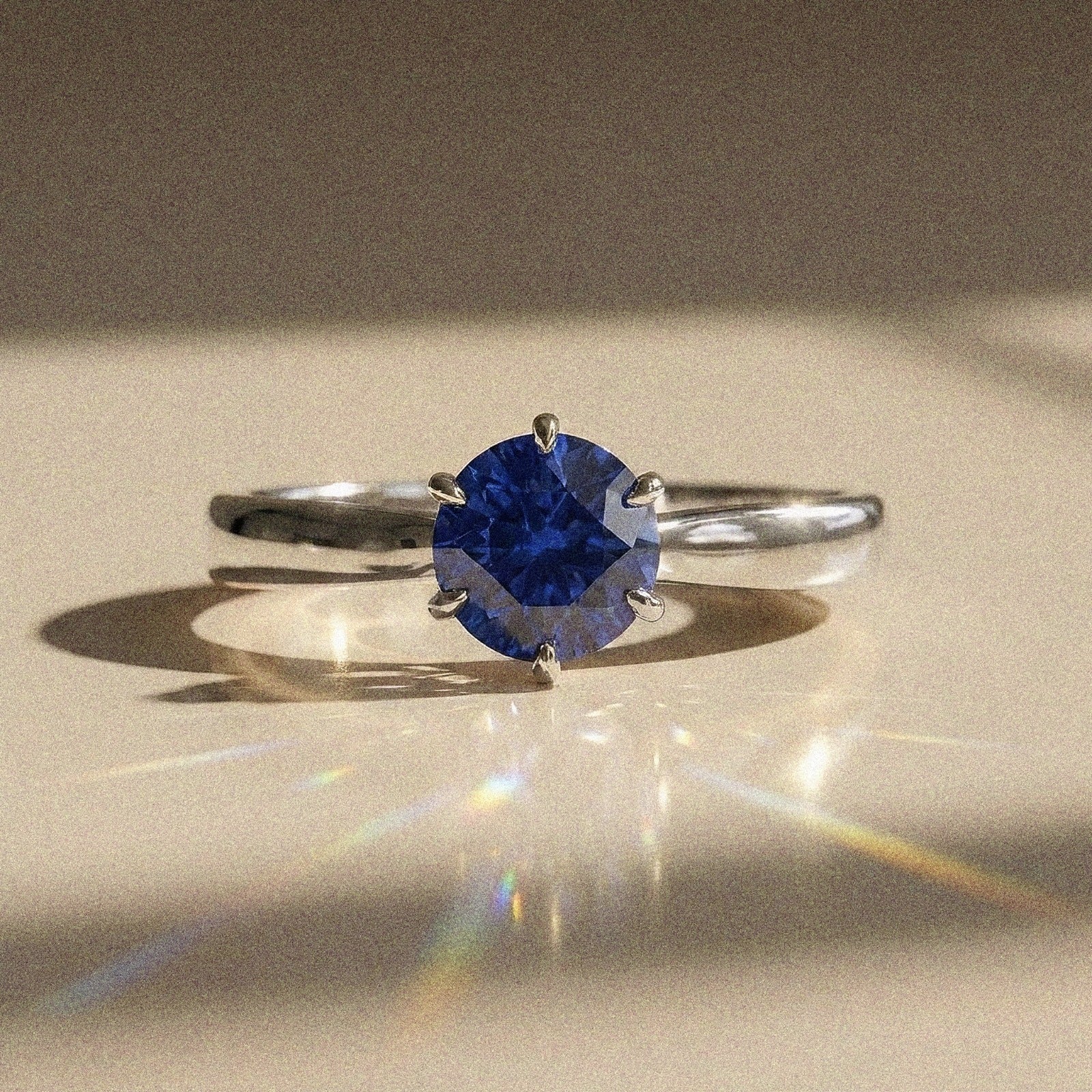 Itea - Brilliant Cut Solitaire